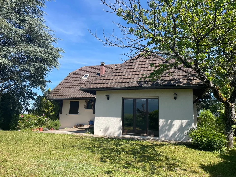 Großes Familienhaus in Prévessin-Moëns