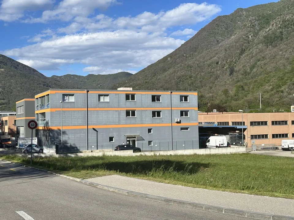 2 new administrative and artisanal buildings in Mezzovico