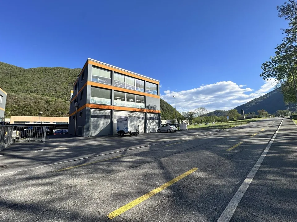 2 new administrative and artisanal buildings in Mezzovico