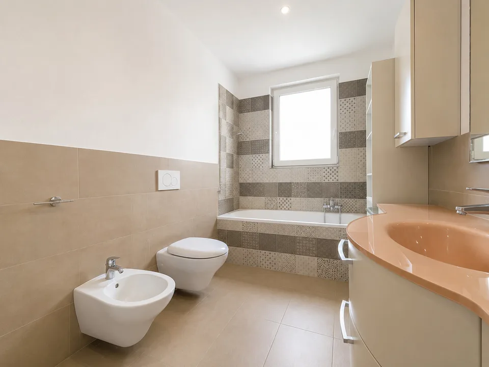 Appartement moderne et lumineux de 3,5 pièces avec terrasse à Curio