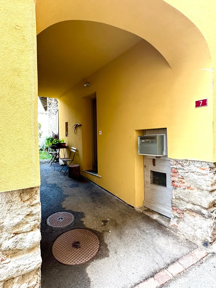 Picturesque single-family house with 3.5 rooms in Arosio