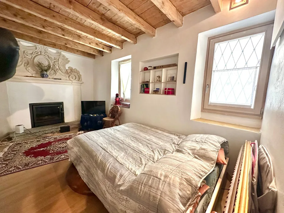 Picturesque single-family house with 3.5 rooms in Arosio
