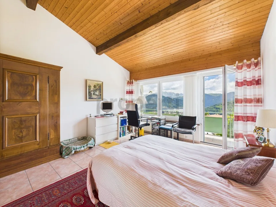 Traumhafte Villa in Pura mit herrlichem Seeblick und privatem Pool - Splendida villa a Pura con magnifica vista lago e piscina privata