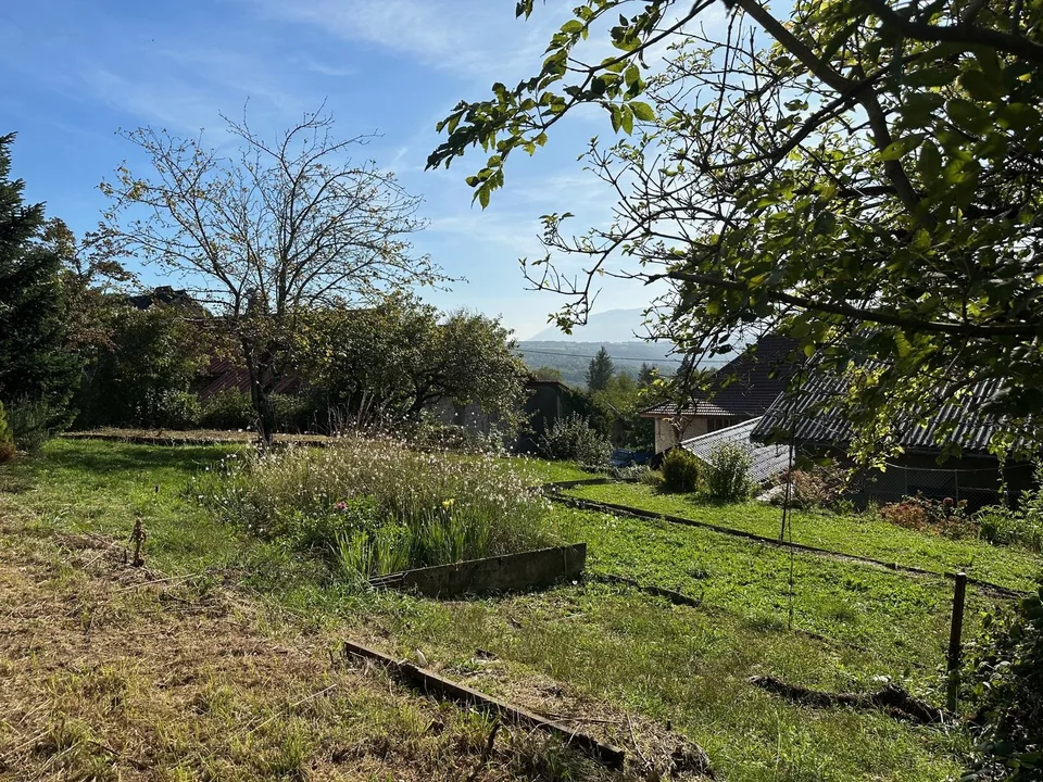 Terrain constructible de 1 053 m² avec vue dominante   Valserhône (secteur Lancrans)