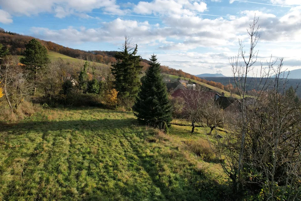 Terrain constructible de 1 053 m² avec vue dominante   Valserhône (secteur Lancrans)