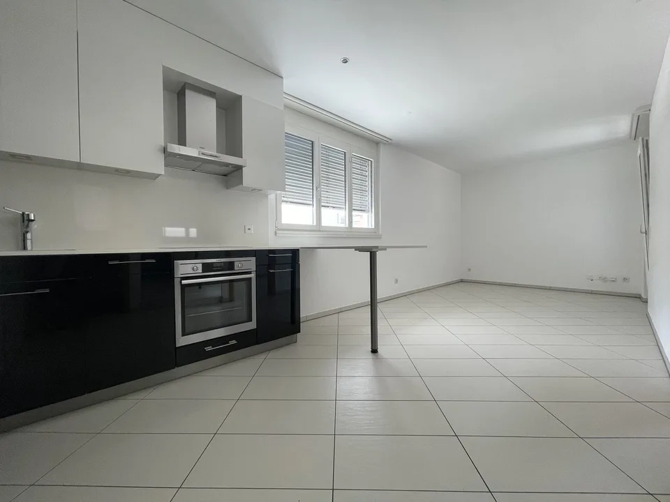 UNVERMISSBARES APARTMENT 2.5 IN ZENTRALER LAGE