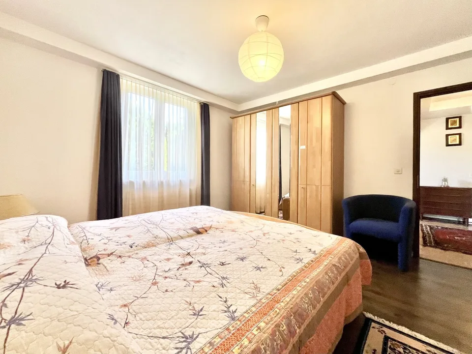 BIFAMILIENHAUS 7 ZIMMER MIT OFFENER AUSSICHT IN TORRICELLA