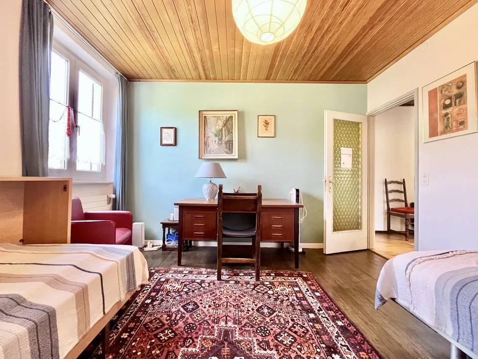 BIFAMILIENHAUS 7 ZIMMER MIT OFFENER AUSSICHT IN TORRICELLA