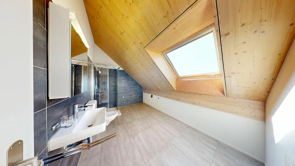 Wohnen wie im Einfamilienhaus: 5.5-Zimmer-Maisonette auf 168 m² nahe der Aare
