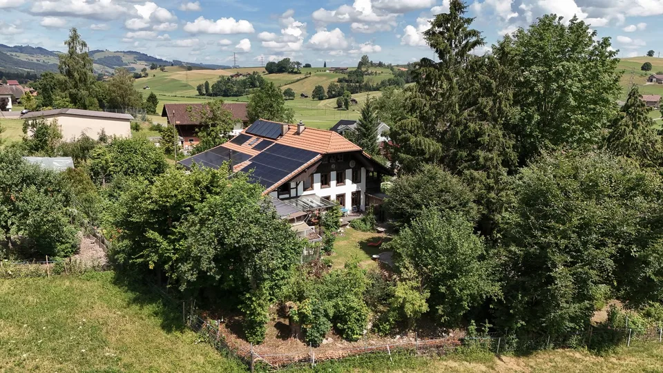 Two-party house with studio, plot with great development potential – photo 2 of 30