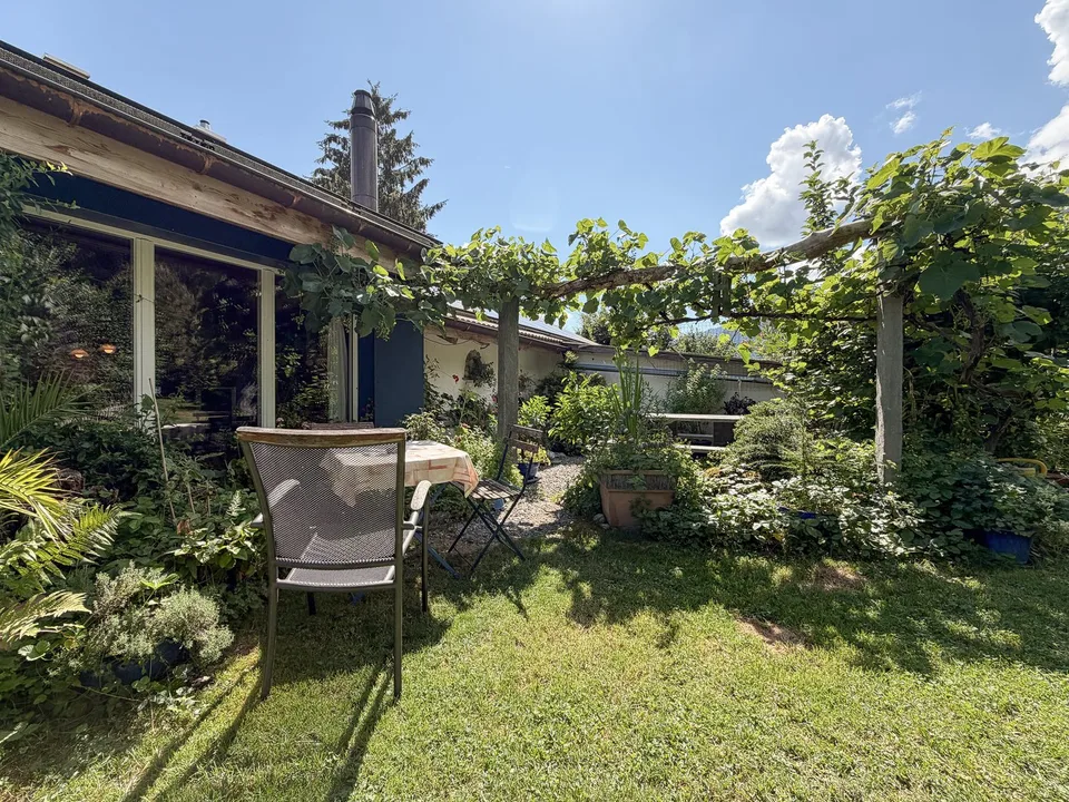 Two-party house with studio, plot with great development potential – photo 6 of 30