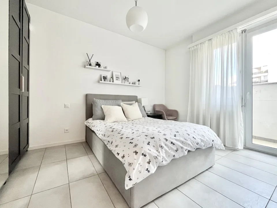Moderne 2.5-Zimmer-Wohnung mit komfortabler Terrasse in Paradiso