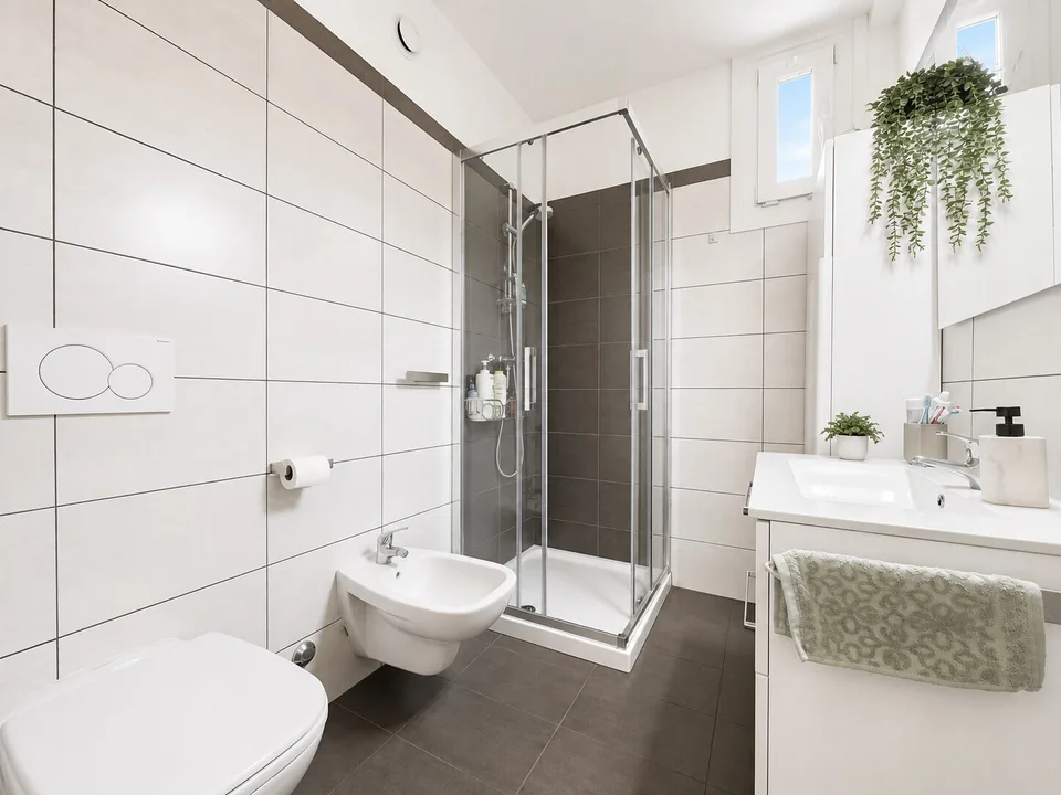 Moderne 2.5-Zimmer-Wohnung mit komfortabler Terrasse in Paradiso