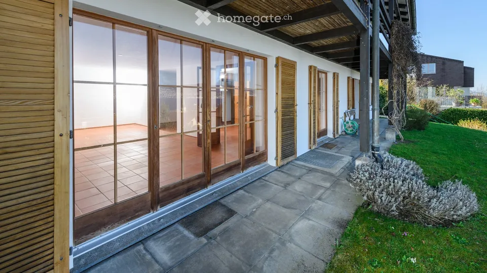 Grosszügige 3.5-Zimmer-Wohnung mit Garten und Seesicht in Wädenswil