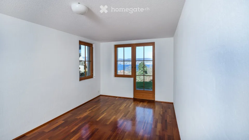 Grosszügige 3.5-Zimmer-Wohnung mit Garten und Seesicht in Wädenswil