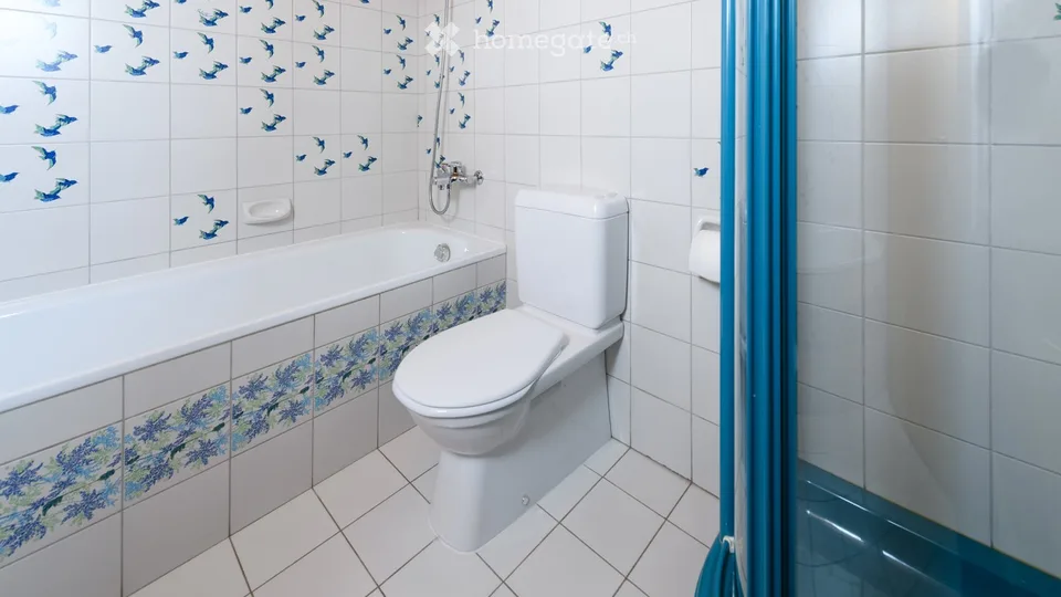 Grosszügige 3.5-Zimmer-Wohnung mit Garten und Seesicht in Wädenswil