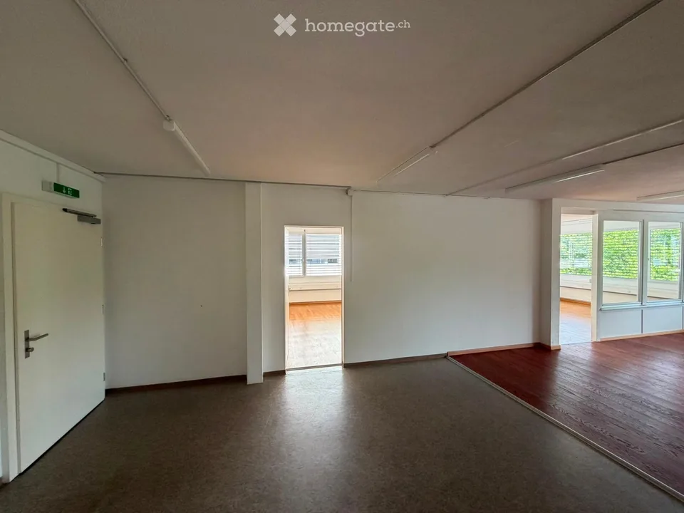 Bright office with 4 rooms in a quiet location in Baar