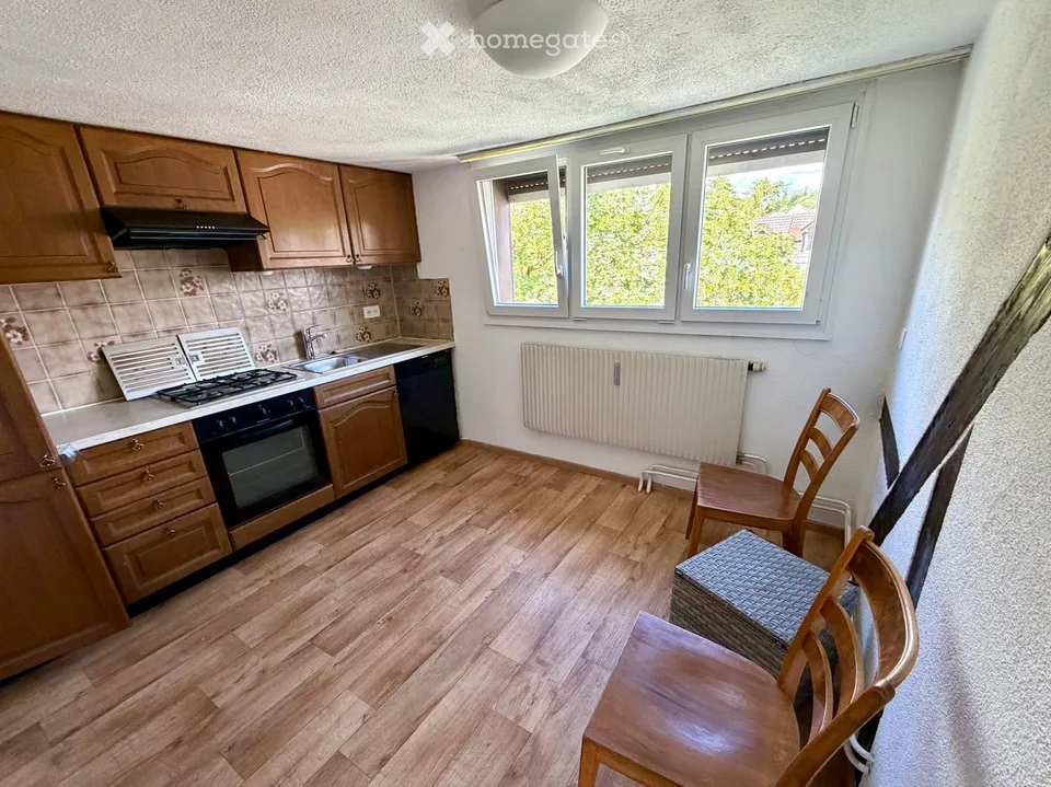 Charmant appartement mansarde de 1,5 pièces dans un immeuble ancien (temporaire!)
