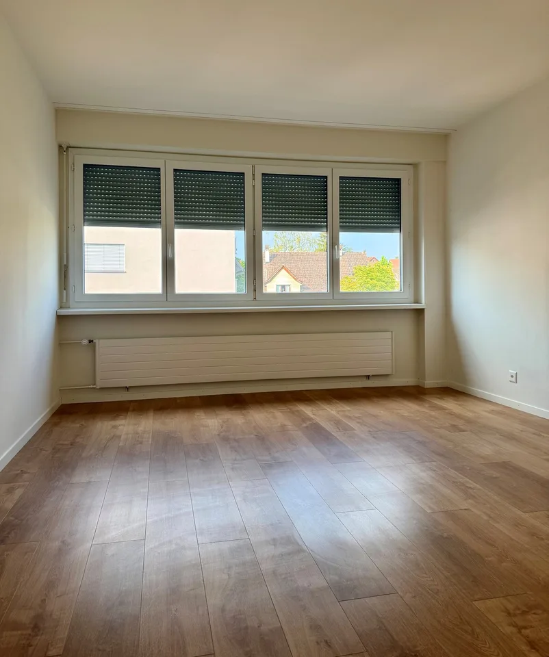 Helle 3.5-Zimmer-Wohnung mit Balkon und toller Aussicht in Rümlang