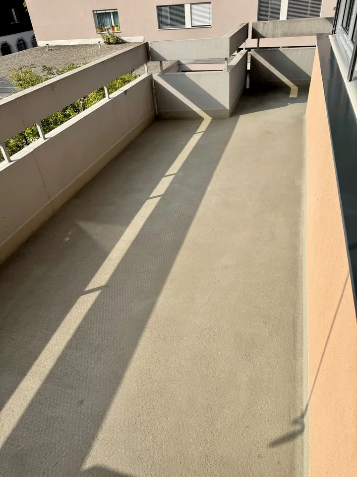 Helle 3.5-Zimmer-Wohnung mit Balkon und toller Aussicht in Rümlang