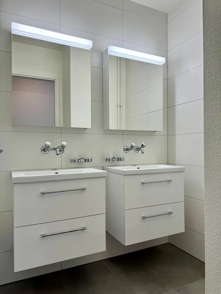 Helle 3.5-Zimmer-Wohnung mit Balkon und toller Aussicht in Rümlang