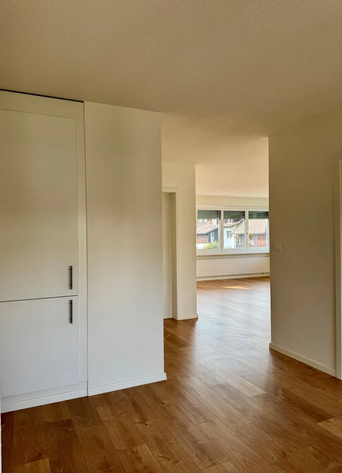 Helle 3.5-Zimmer-Wohnung mit Balkon und toller Aussicht in Rümlang