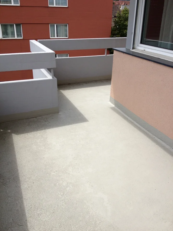 Helle 3.5-Zimmer-Wohnung mit Balkon und toller Aussicht in Rümlang