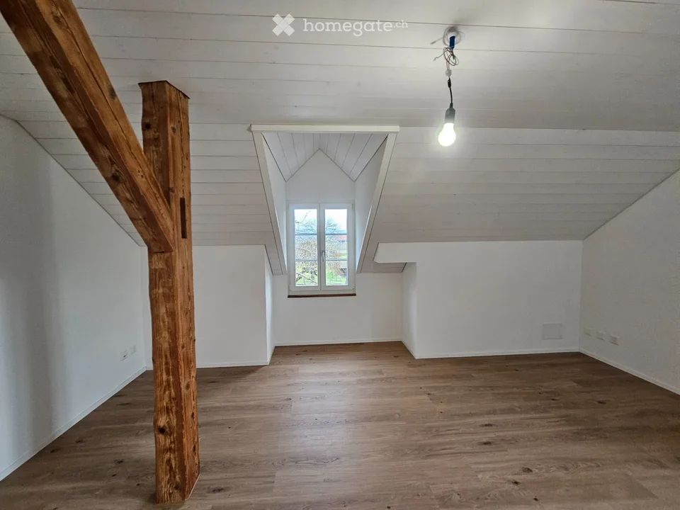 Charmante 2.5-Zimmer-Dachwohnung in Belp