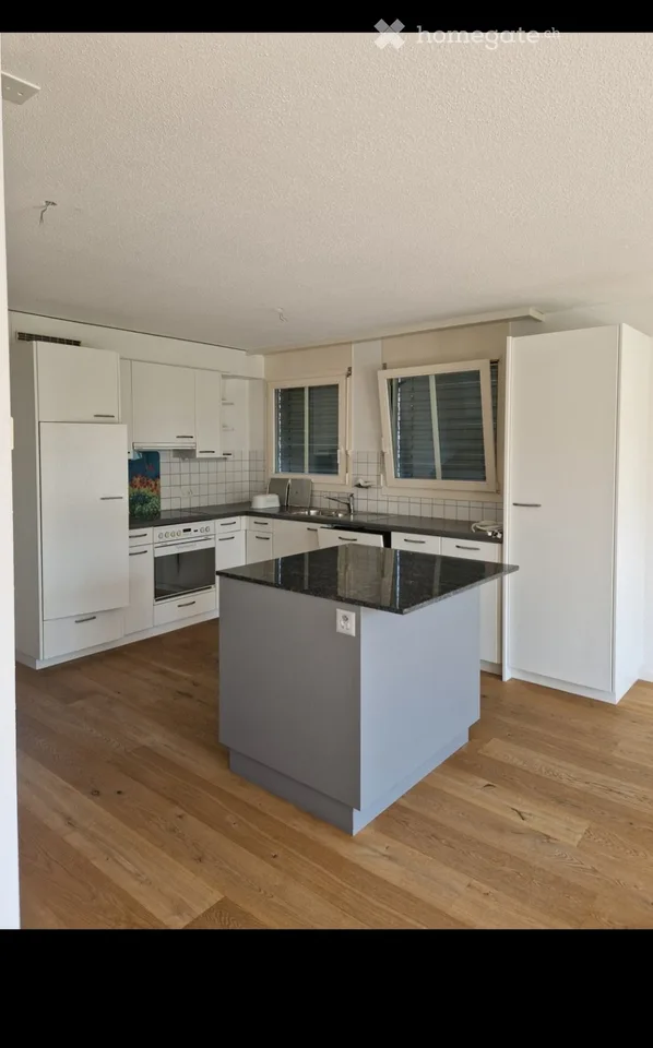 Helle 3-Zimmer-Wohnung mit Balkon und Aussicht in Kirchenthurnen