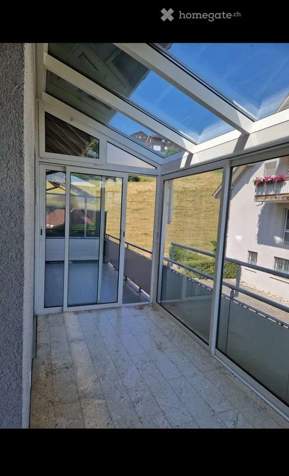 Helle 3-Zimmer-Wohnung mit Balkon und Aussicht in Kirchenthurnen