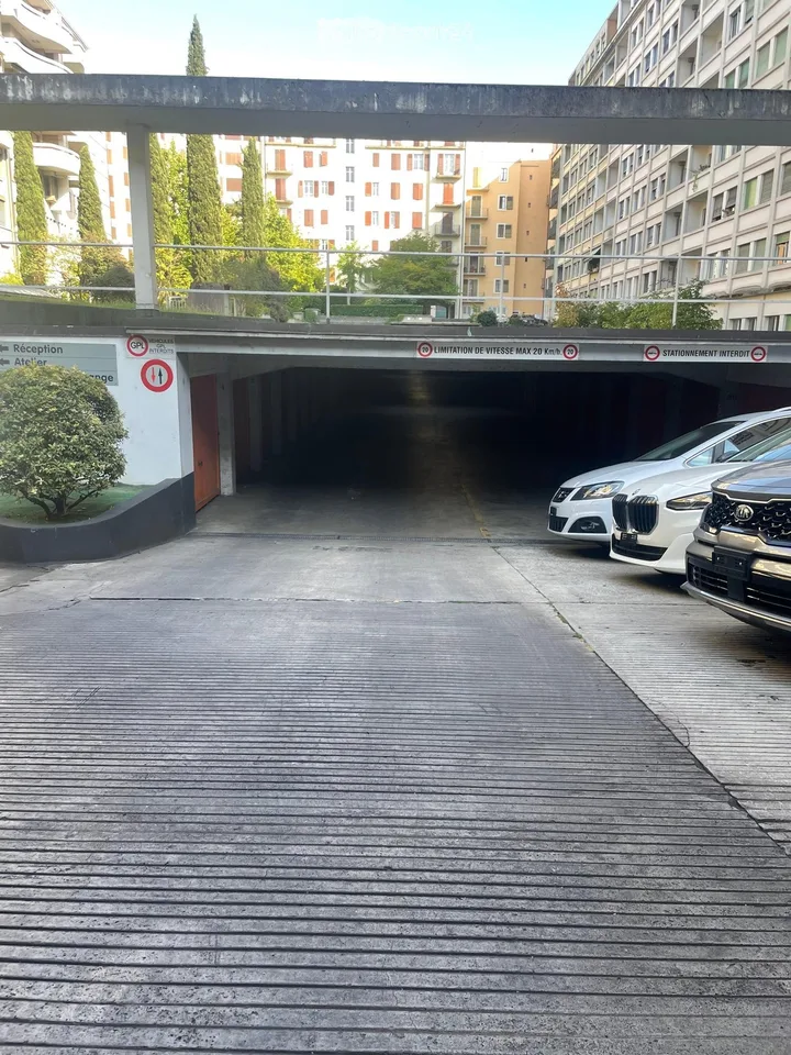 Gedeckter Einstellplatz zur Miete in Genf – Chemin Malombré 3