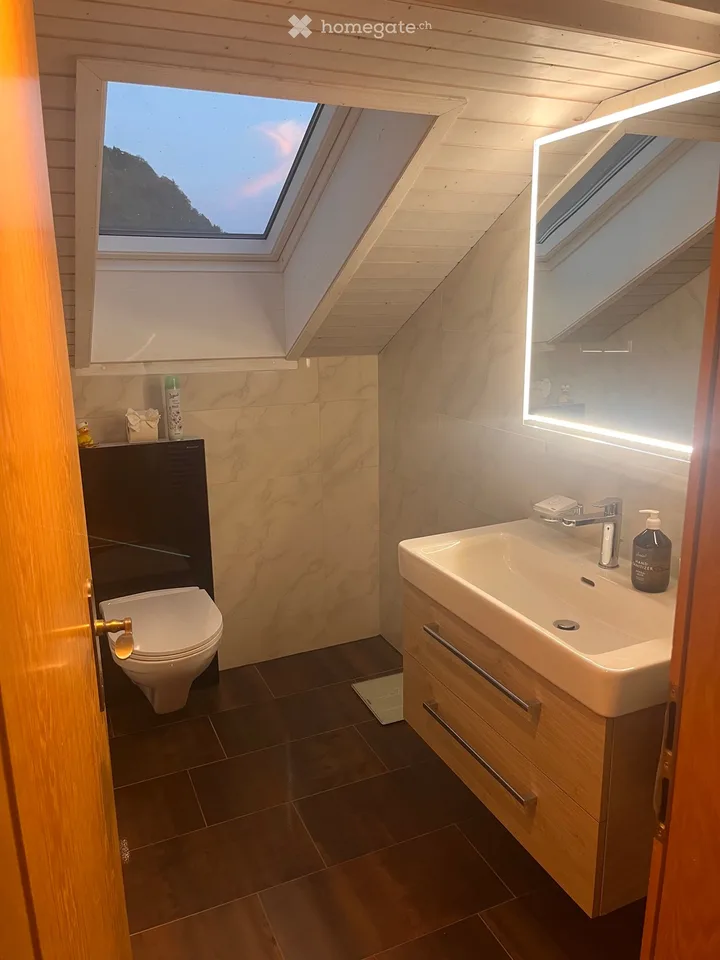 4 Zimmer Dachwohnung zu vermieten