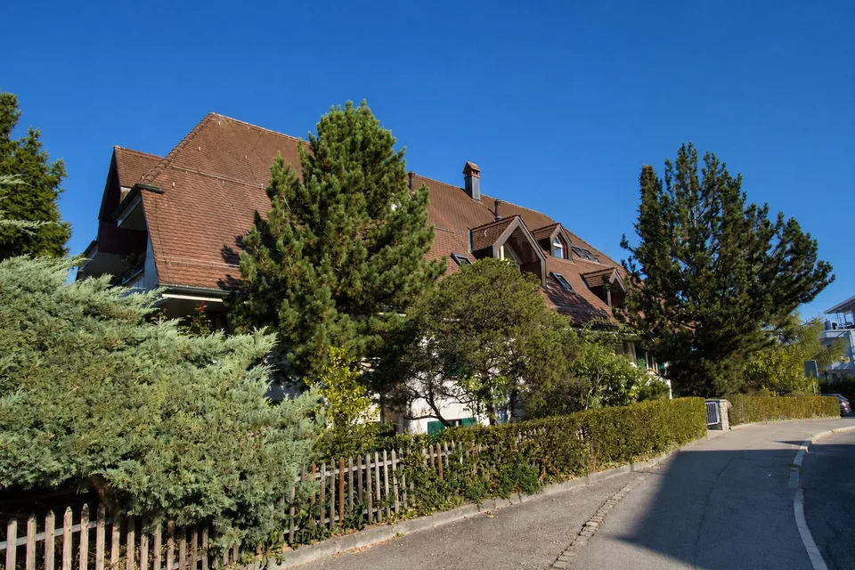 Hochwertige, topmoderne Wohnung im traditionsreichen Landhaus Dennigkofen
