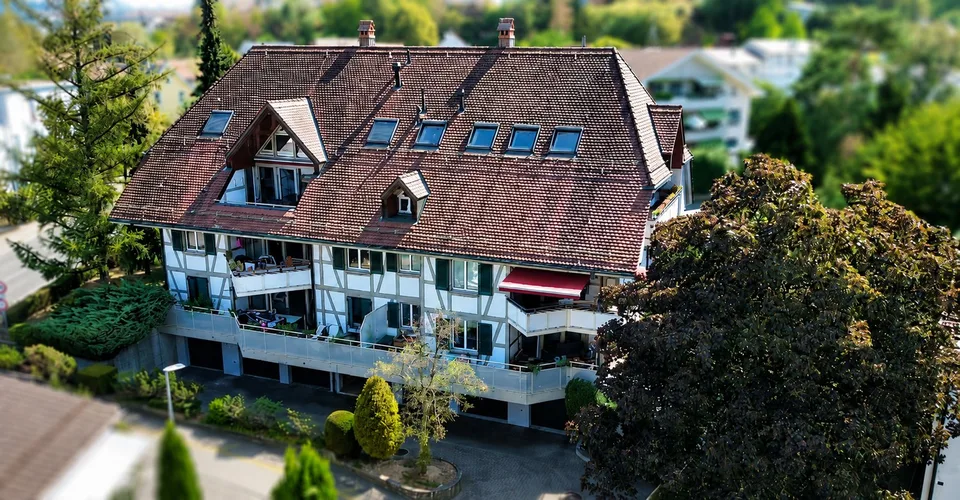 Hochwertige, topmoderne Wohnung im traditionsreichen Landhaus Dennigkofen