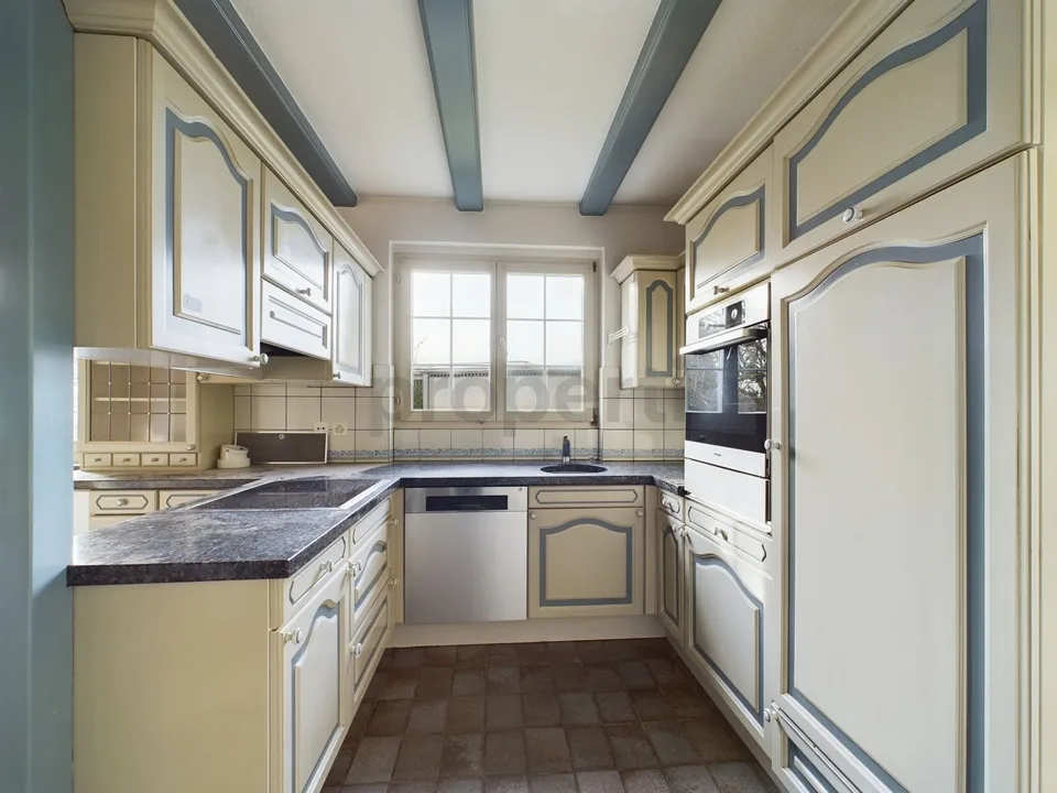 Maison élégante avec équipements de haute qualité et charme unique