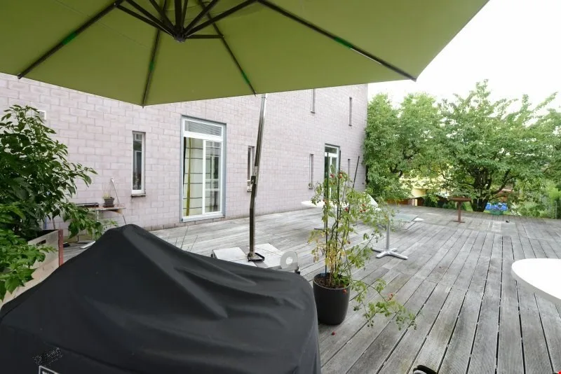 JETZT zu mieten: Wohnen im Loftformat auf 165m2 plus 50m2 Innenhof