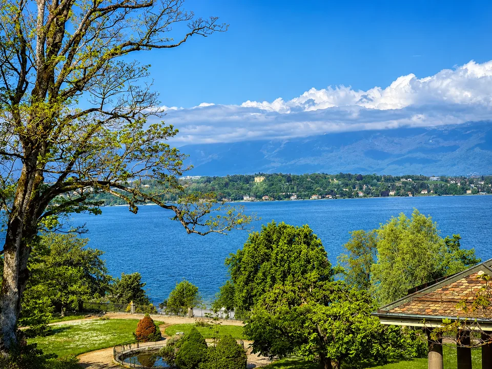 Villa d'eccezione con vista lacustre panoramica