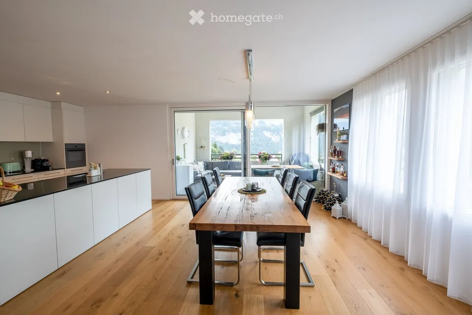 Exklusive 4.5-Zimmer-Maisonette | 122 m² | Loggia | Bergsicht