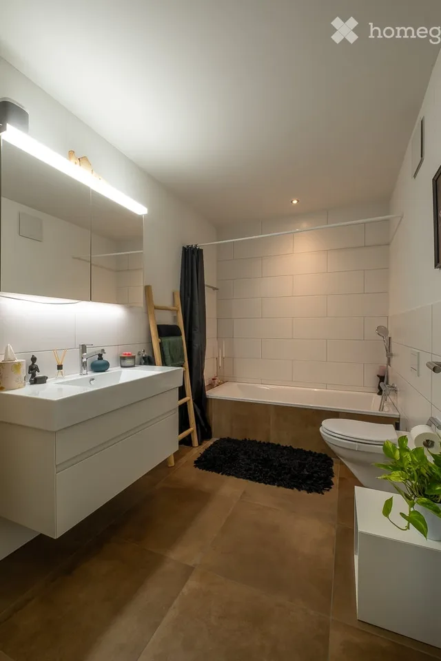 Exklusive 4.5-Zimmer-Maisonette | 122 m² | Loggia | Bergsicht
