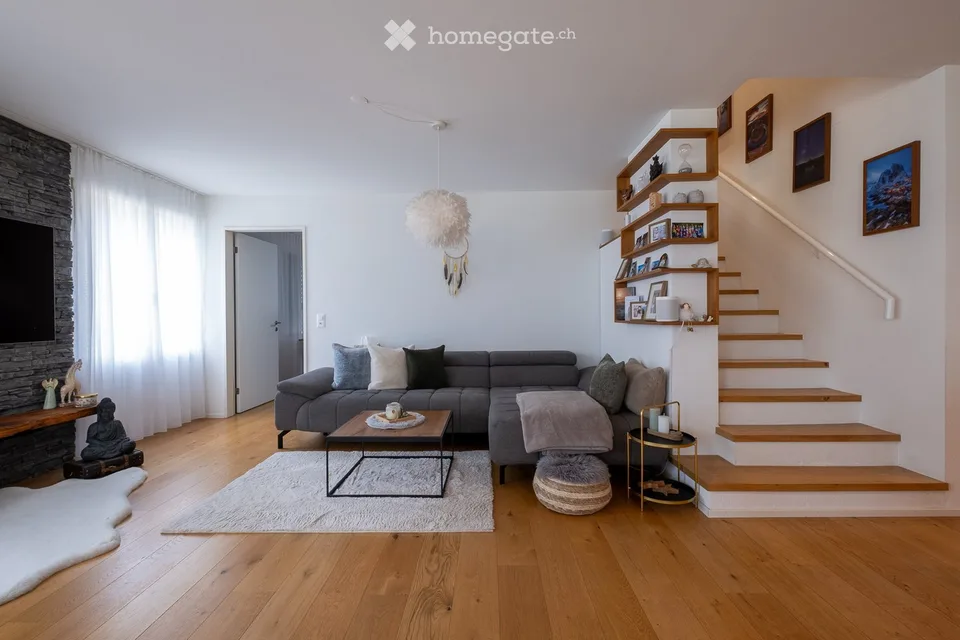 Exklusive 4.5-Zimmer-Maisonette | 122 m² | Loggia | Bergsicht