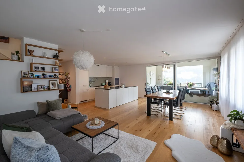 Exklusive 4.5-Zimmer-Maisonette | 122 m² | Loggia | Bergsicht