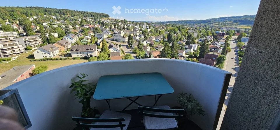 Helle 2.5-Zimmer-Wohnung im 13. Stock mit Panoramablick in Schlieren