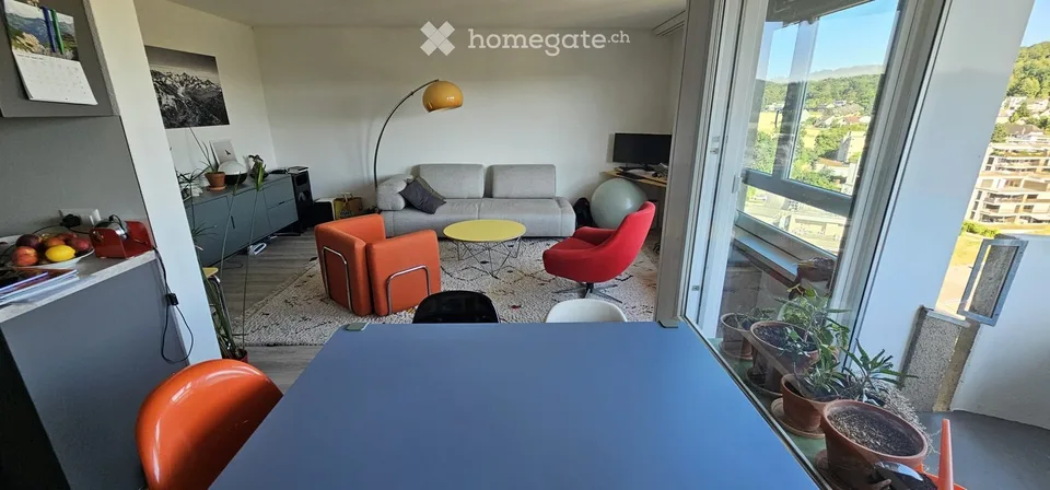 Helle 2.5-Zimmer-Wohnung im 13. Stock mit Panoramablick in Schlieren