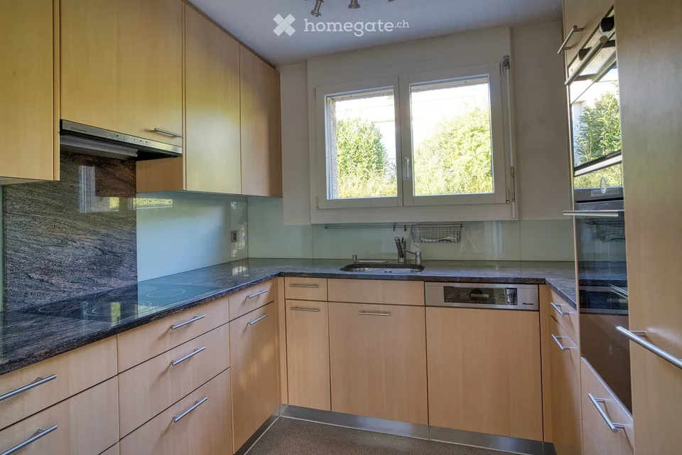 Familienfreundliches 5.5-Zimmer-Doppeleinfamilienhaus in Oberrohrdorf