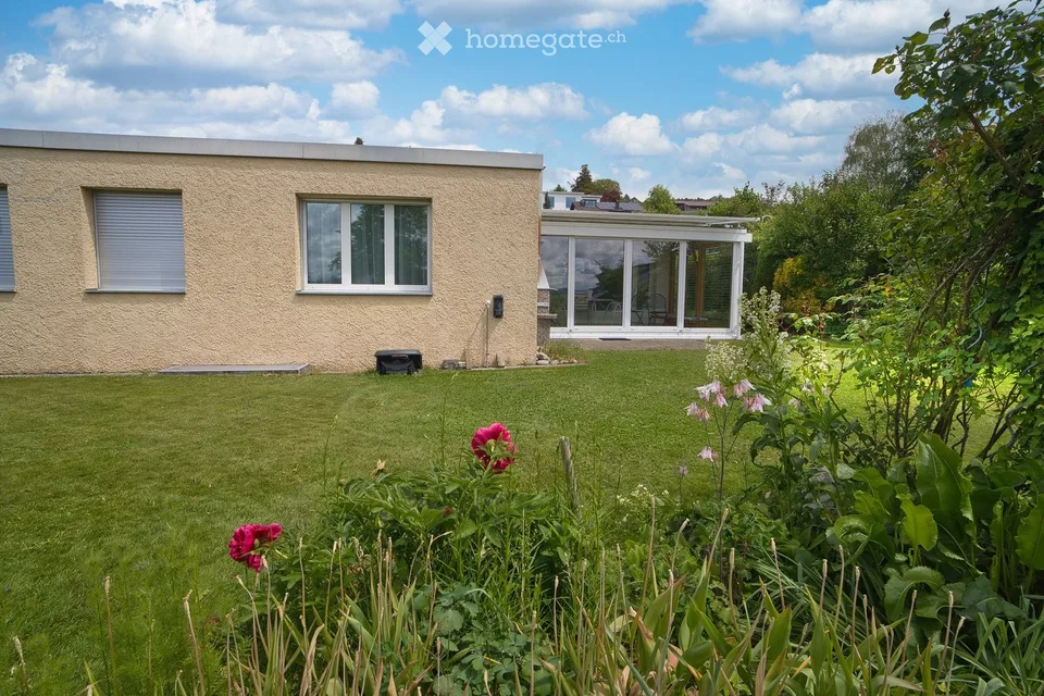 Familienfreundliches 5.5-Zimmer-Doppeleinfamilienhaus in Oberrohrdorf