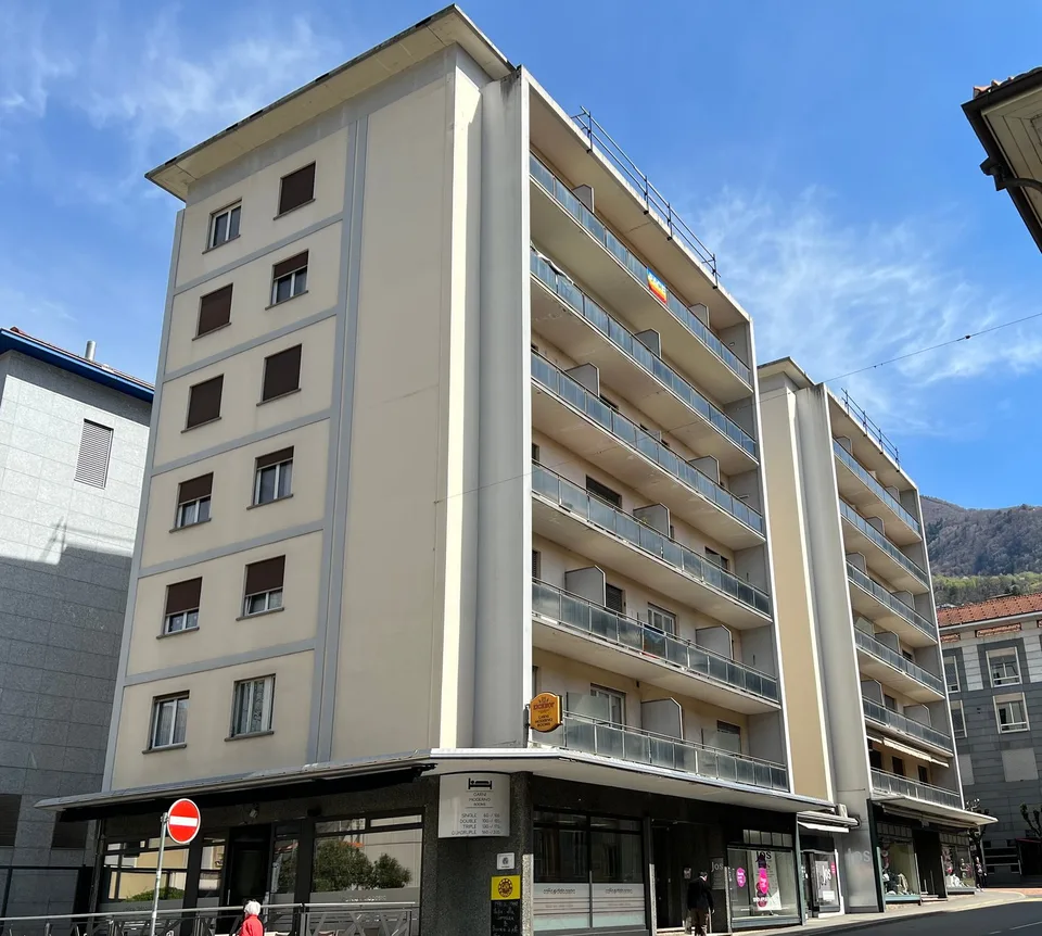 AFFITTASI LUMINOSO APPARTAMENTO DI 2.5 LOCALI - BELLINZONA CENTRO