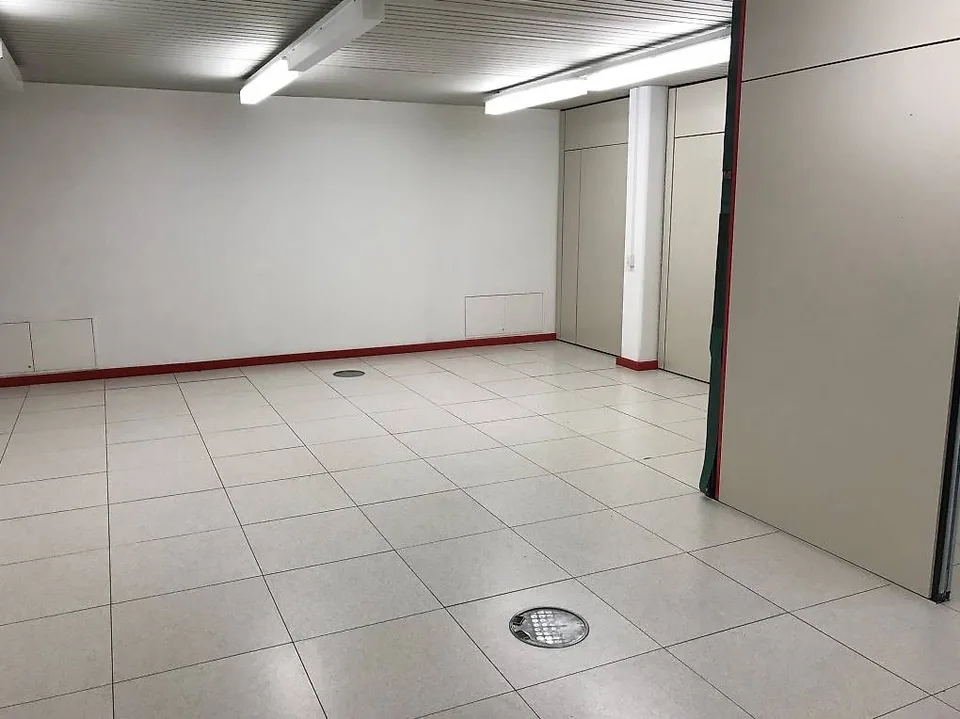 Miete in Cadenazzo großzügiger Gewerberaum von 140+52 m²