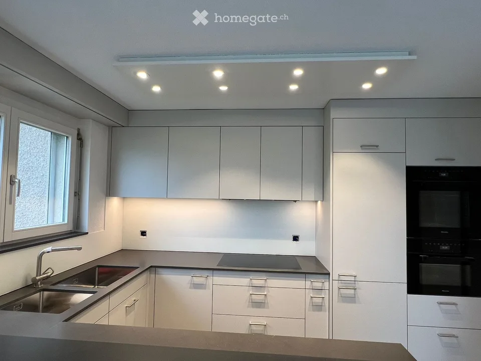 Attractive 4.5-room maisonette apartment with lake view in Küsnacht ZH