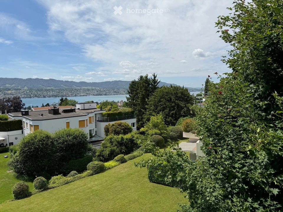 Attrative 4.5-Zimmer-Maisonette-Wohnung mit Seesicht in Küsnacht ZH