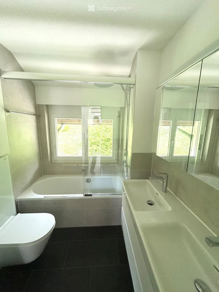 Attractive 4.5-room maisonette apartment with lake view in Küsnacht ZH